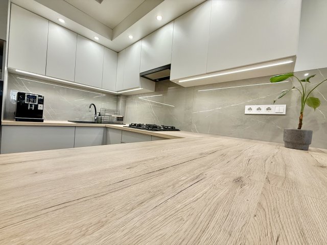 Eladó panellakás, Szegeden 61.99 M Ft, 3 szobás