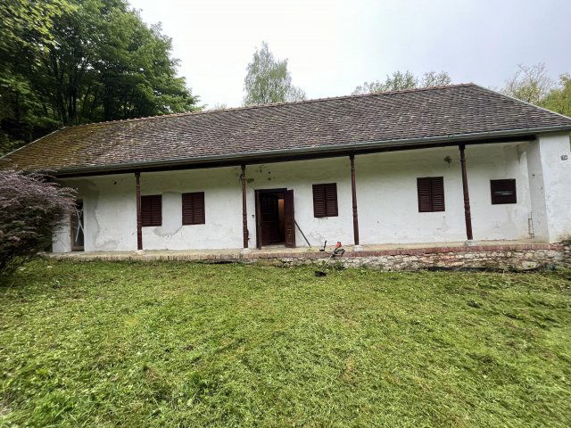 Eladó családi ház, Hosszúhetényen 33.9 M Ft, 2+1 szobás