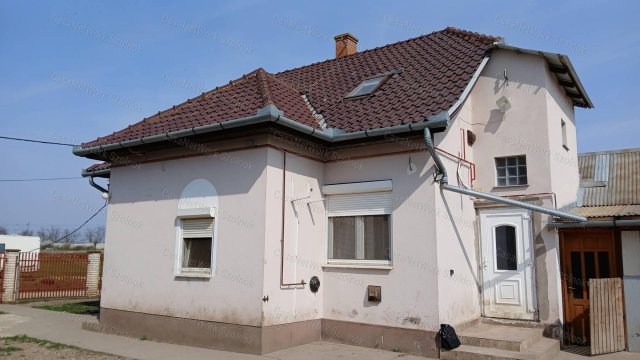 Eladó családi ház, Kétpón 49.5 M Ft, 4 szobás