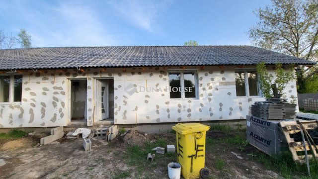 Eladó családi ház, Ercsiben 45 M Ft, 5 szobás
