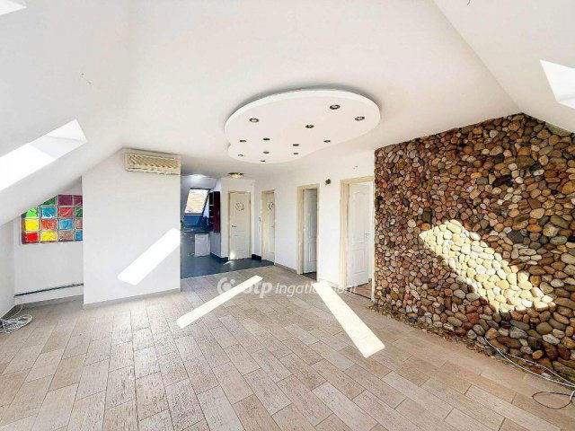 Eladó családi ház, Gödöllőn 134 M Ft, 4+2 szobás