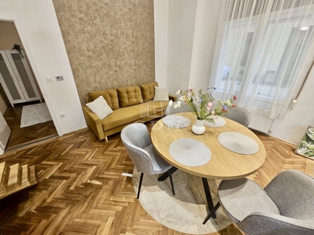 Kiadó téglalakás, albérlet, Budapesten, V. kerületben, 2 szobás