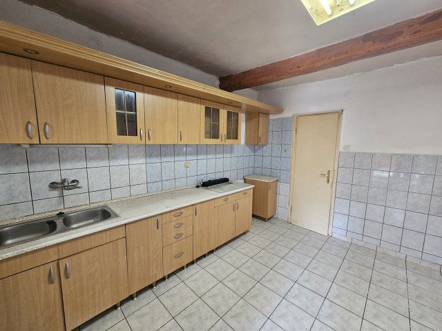 Eladó téglalakás, Pápán 17.9 M Ft, 1 szobás