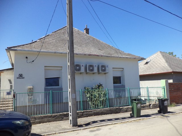 Eladó családi ház, Várpalotán 49 M Ft, 3 szobás