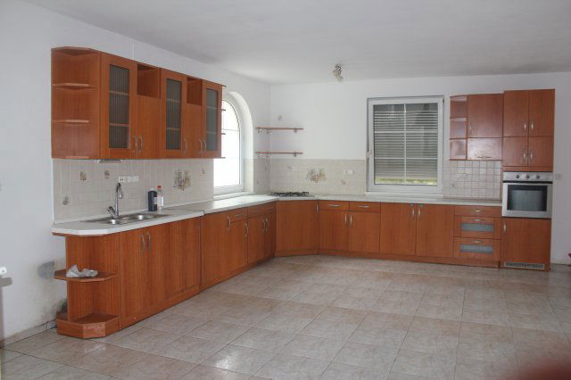 Eladó családi ház, Harkán 130 M Ft, 5 szobás