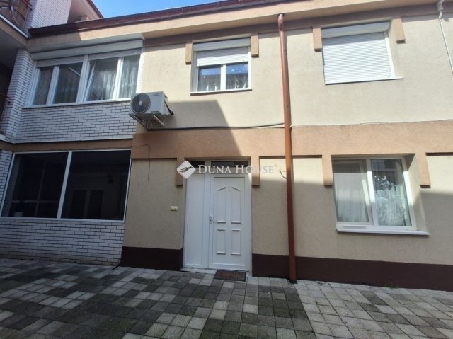 Eladó téglalakás, Monoron 49.5 M Ft, 2 szobás