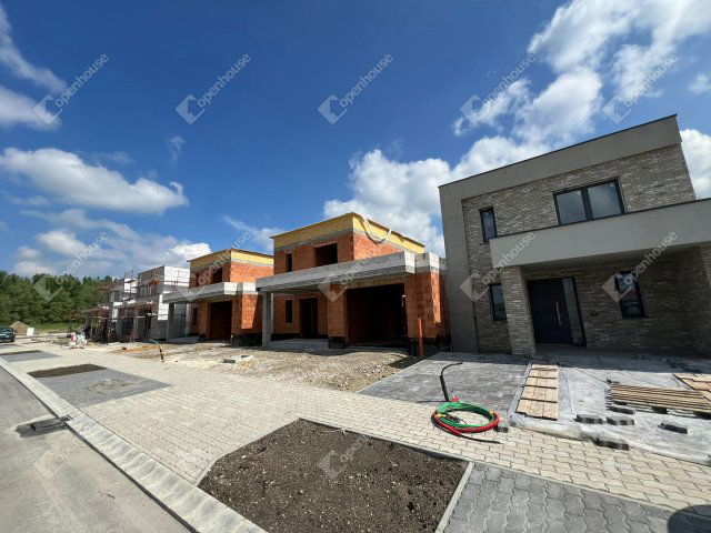Eladó családi ház, Győrött 110 M Ft, 3 szobás