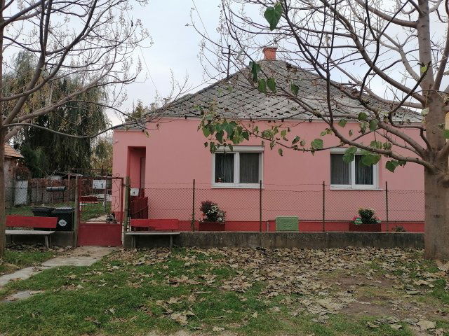 Eladó családi ház, Takácsin 41.9 M Ft, 4 szobás