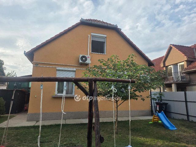 Eladó családi ház, Szolnokon 57.5 M Ft, 4 szobás