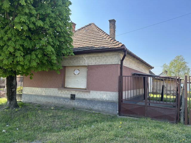 Eladó családi ház, Lajosmizsén 19.5 M Ft, 2 szobás