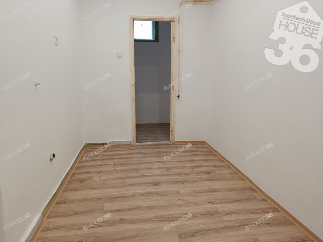 Eladó családi ház, Kiskunfélegyházán 25 M Ft, 2 szobás