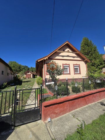 Eladó családi ház, Szászváron 34.9 M Ft, 3 szobás
