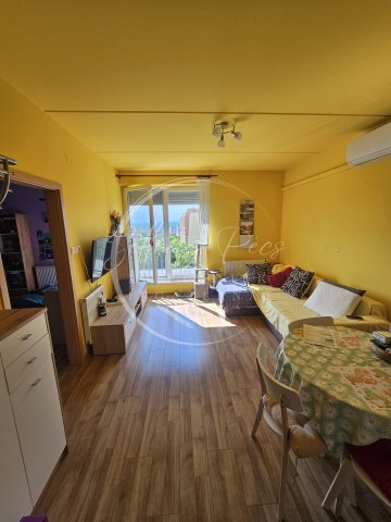 Eladó téglalakás, Pécsett, Fellbach utcában 42.5 M Ft, 2 szobás