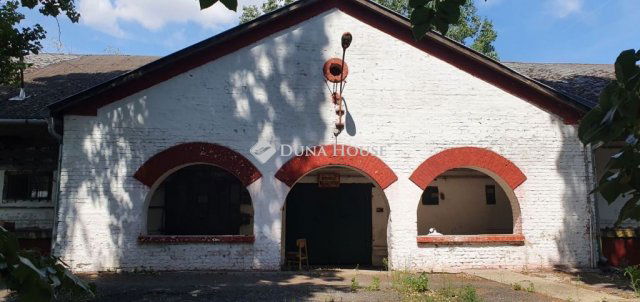 Eladó ipari ingatlan, Izsákon 219 M Ft / költözzbe.hu