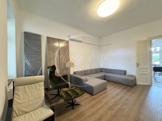 Eladó téglalakás, Pécsett, Szabadság utcában 79.9 M Ft