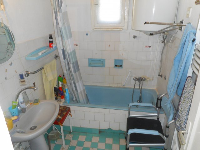 Eladó családi ház, Szegeden 55 M Ft, 3 szobás