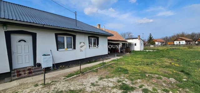 Eladó családi ház, Farmoson 39.9 M Ft, 3 szobás