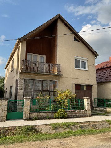 Eladó családi ház, Nyúlon 67 M Ft, 5 szobás