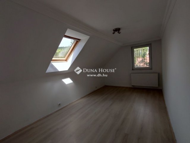 Eladó családi ház, Pilisborosjenőn 193 M Ft, 6 szobás