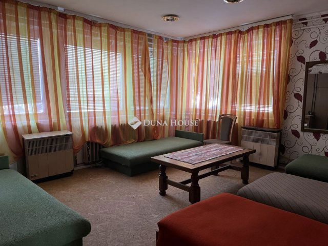 Kiadó családi ház, albérlet, Faddon, Arany János utcában