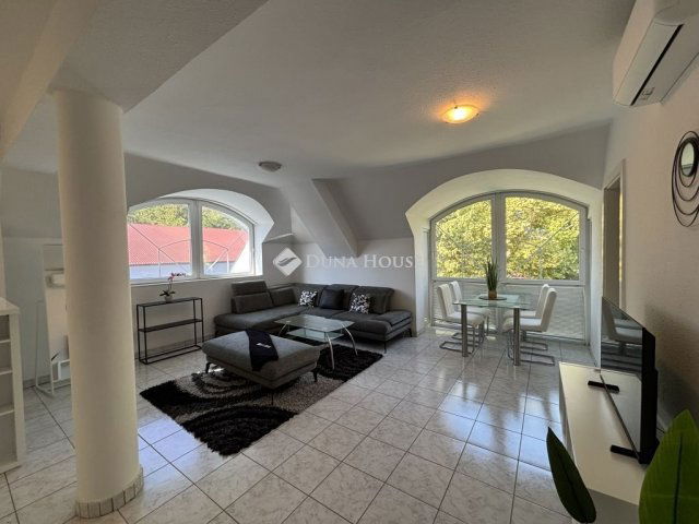 Kiadó téglalakás, albérlet, Tatán 460 E Ft / hó, 1 szobás