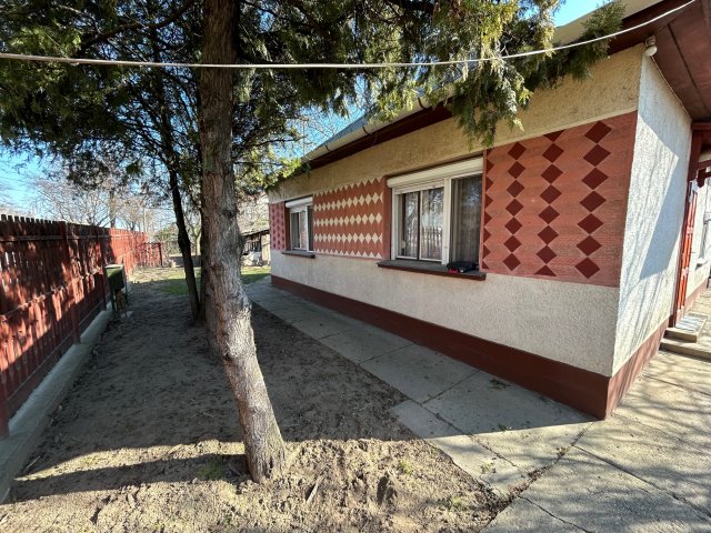 Eladó családi ház, Debrecenben, Alma utcában 59 M Ft, 3+1 szobás