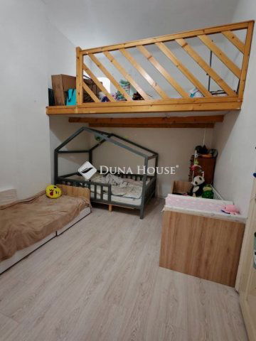 Eladó téglalakás, Nagykőrösön 50 M Ft, 3 szobás