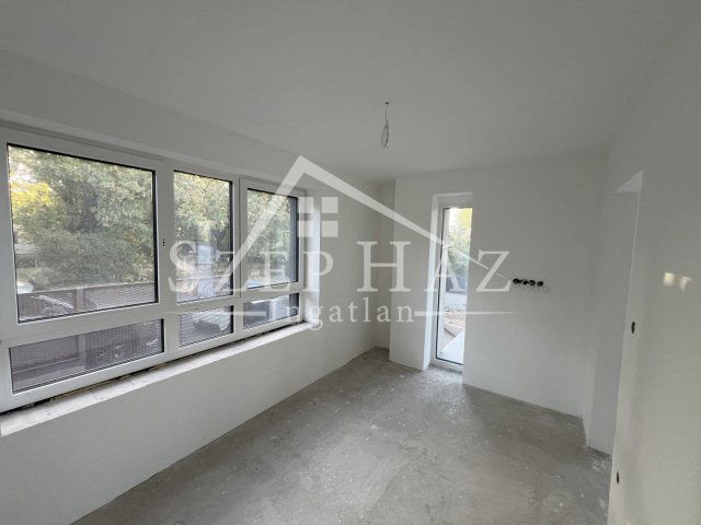 Eladó téglalakás, Pécsett 99.5 M Ft, 3 szobás