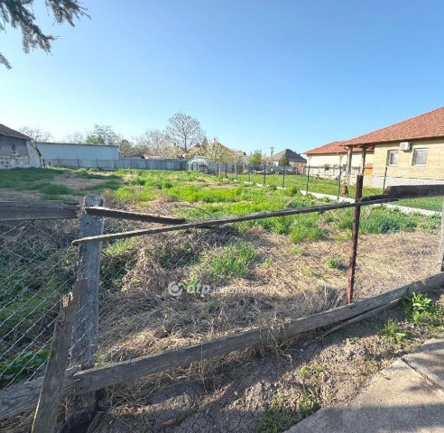 Eladó telek, Poroszlón 9.5 M Ft / költözzbe.hu