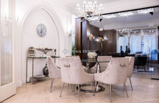 Eladó téglalakás, Budapesten, V. kerületben, Párizsi utcában