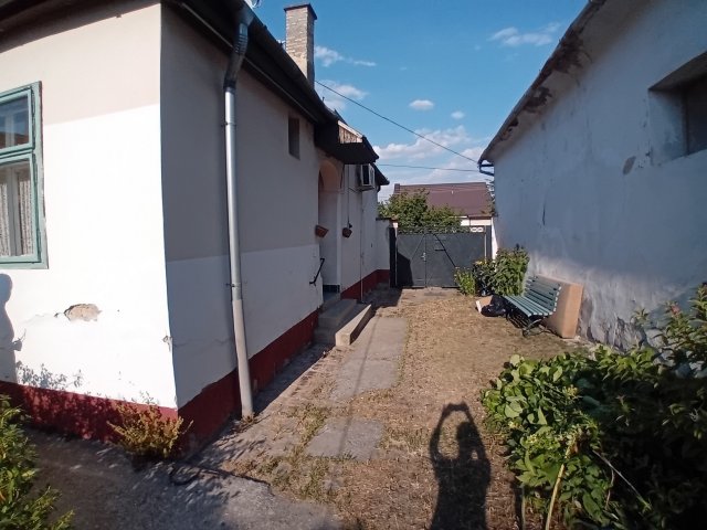 Eladó családi ház, Baján, Szent Antal utcában 42 M Ft, 2 szobás
