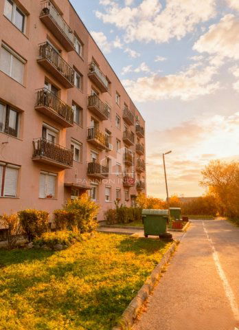 Eladó téglalakás, Hajmáskéren 14.9 M Ft, 1 szobás