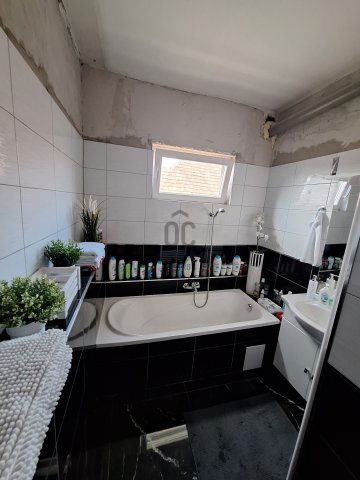 Eladó ikerház, Budapesten, XVIII. kerületben 125 M Ft, 5 szobás