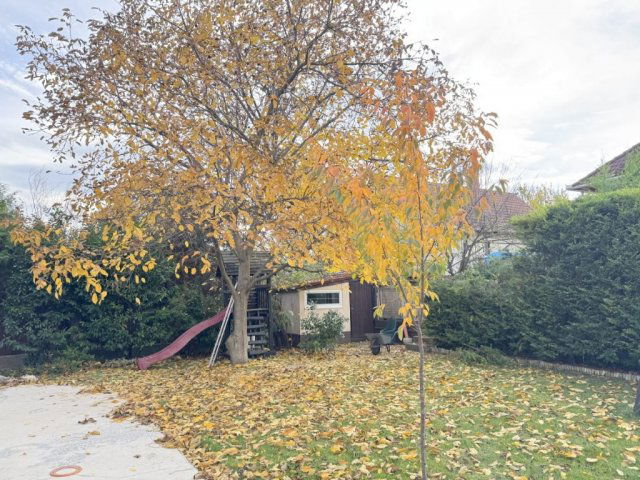 Eladó családi ház, Budaörsön, Törökugrató utcában 320 M Ft