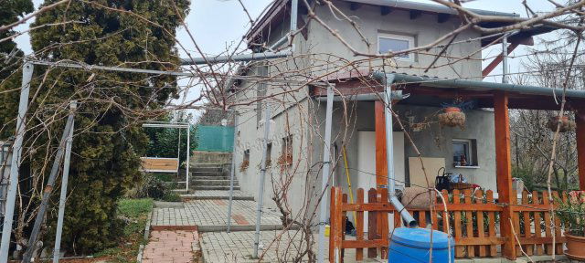 Eladó nyaraló, Dunaújvárosban 19.99 M Ft, 2 szobás