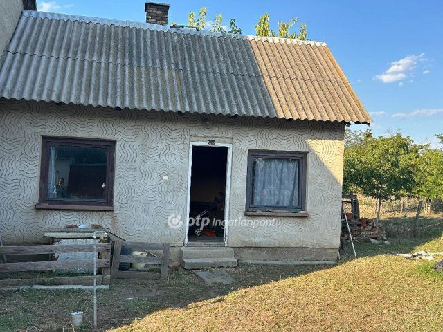 Eladó családi ház, Nádudvaron 26 M Ft, 3 szobás