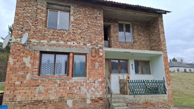 Eladó családi ház, Szentgotthárdon 21 M Ft, 2 szobás