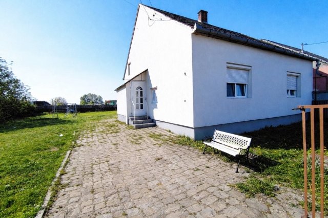 Eladó családi ház, Mohácson, Munkás utcában 33 M Ft, 3 szobás