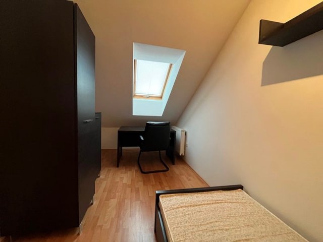 Kiadó téglalakás, albérlet, Pécsett, Páfrány utcában