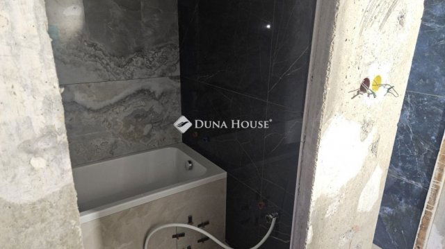 Eladó panellakás, Budapesten, III. kerületben 85 M Ft, 1+2 szobás