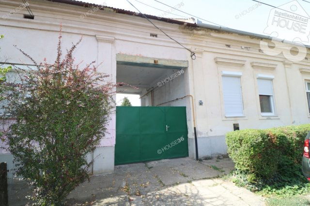 Eladó téglalakás, Kiskunfélegyházán 22.5 M Ft, 1 szobás