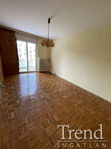 Eladó panellakás, Dunaújvárosban 33.9 M Ft, 4 szobás