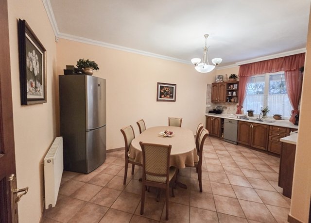 Eladó családi ház, Debrecenben 179 M Ft, 5 szobás