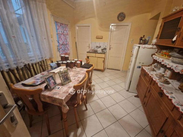 Eladó családi ház, Gyálon 169 M Ft, 5+3 szobás