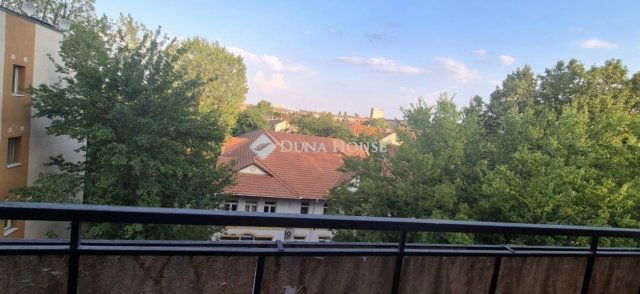 Eladó téglalakás, Budapesten, XIV. kerületben 70 M Ft, 2 szobás