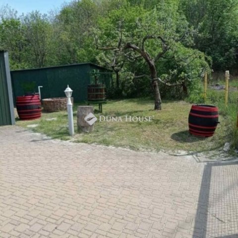 Eladó nyaraló, Szekszárdon 25.9 M Ft, 3 szobás