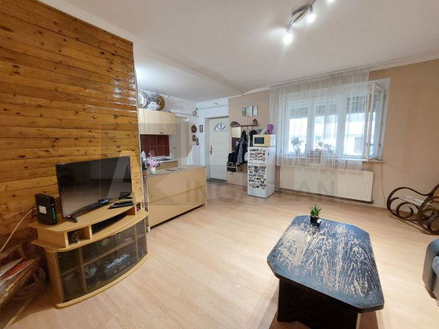 Eladó téglalakás, Hódmezővásárhelyen 20 M Ft, 2 szobás