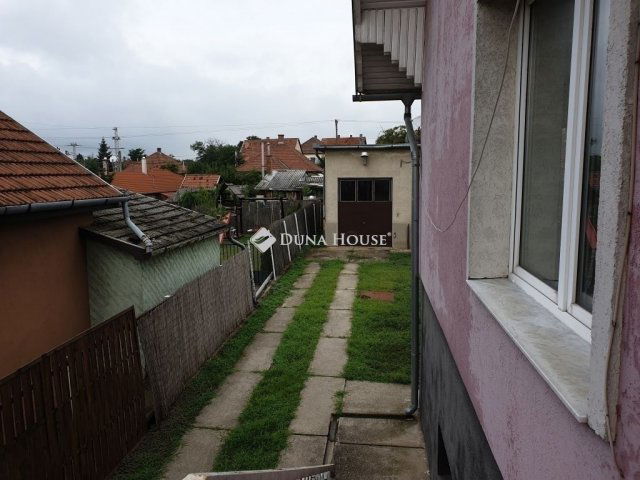 Eladó családi ház, Dunaharasztin 120 M Ft, 6 szobás