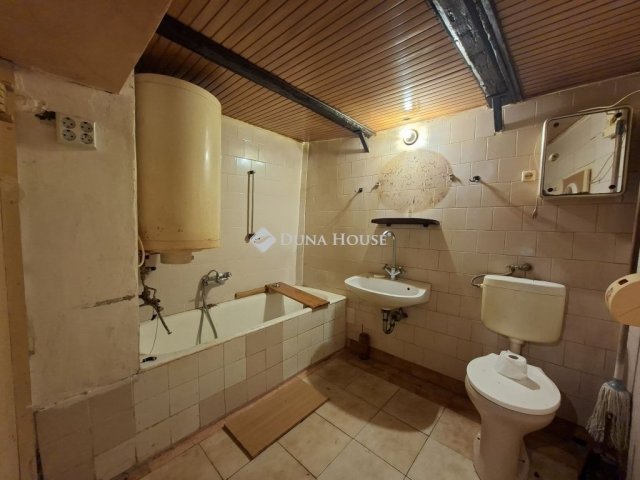 Eladó családi ház, Tápióságon 13.5 M Ft, 1 szobás