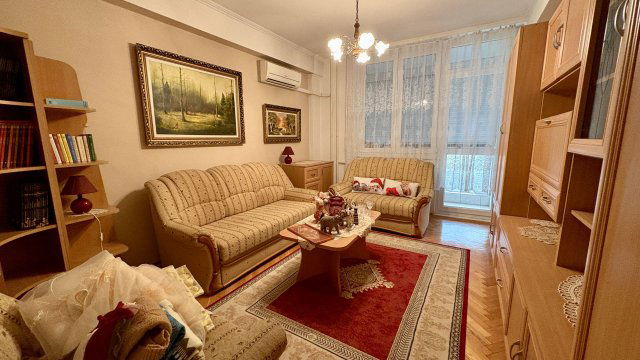 Kiadó panellakás, albérlet, Debrecenben 200 E Ft / hó, 3 szobás